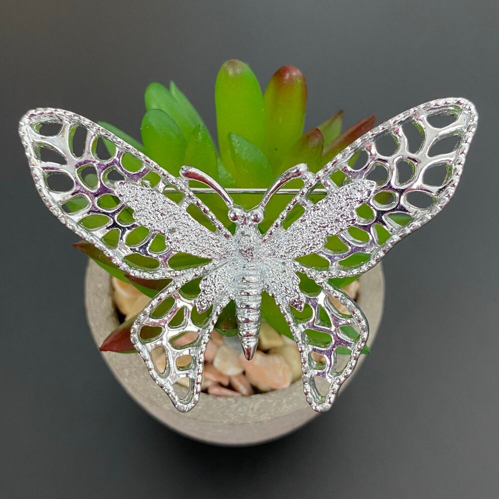 Vintage 1970s Sarah Coventry 'Madame Butterfly' Silver Filigree Brooch Y2K Pin